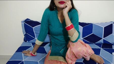 Un beau-frère indien et sa belle-sœur s'adonnent à une romance torride dans la chambre à coucher avec une belle-sœur indienne sexy à la silhouette de rêve (saarabhabhi6) – audio en hindi clair