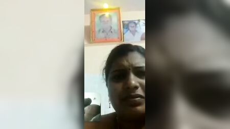Des couples tamouls sexy font leurs débuts sur un chat vidéo érotique