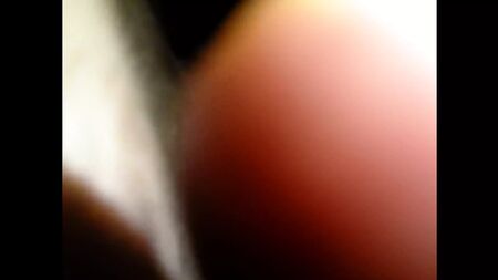 Plaisirs du glory hole dans un sauna gay