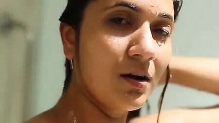 Pooja Laxmi Joshi : « Shower on Her », Fliz Movies