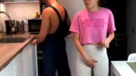 Fais un effort et enfile ton pantalon !