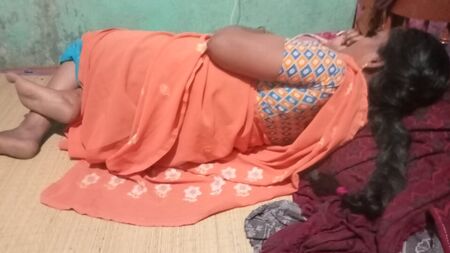 Sexe avec une tante du village indien