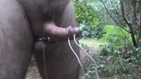 Une séance d'électrostimulation bien humide dans les bois