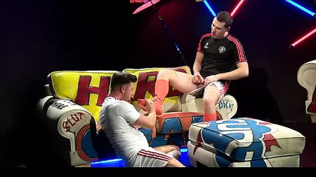 baiser en chaussettes de foot