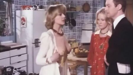 Carol Hawkins se met à poil pour Pikey
