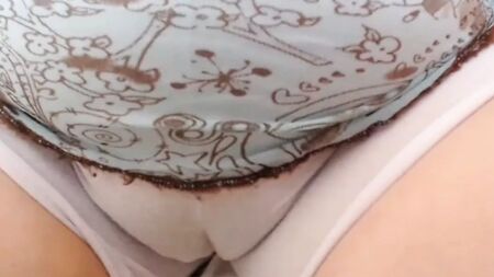 Maman d'âge mûr en culotte, cameltoe, amateur, gros plan