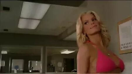 Jessica Simpson dans « Les Duke de Hazzard » - Bikini rose