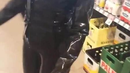 Une remplaçante fait les courses