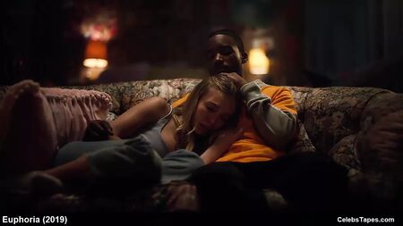 Barbie Ferreira, Hunter Schafer, Sydney Sweeney : nudité et sexe