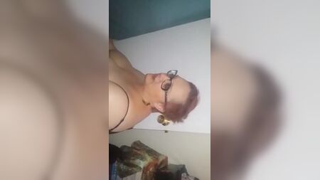 Femme mûre, amateur, ronde, glory hole, Craigslist, fellation