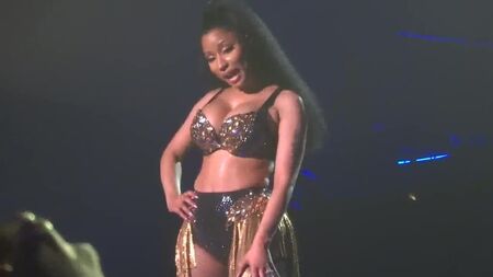Nicki Minaj - Anaconda (Live) Paris, Zénith (26 mars 2015)