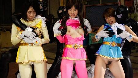 Les héros japonais de Galactic Sentai se font baiser, sans censure