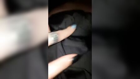 Maîtresse arménienne Kara : fétichisme des pieds et humiliation