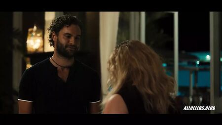 Amy Schumer et Moani Hara dans *Snatched*
