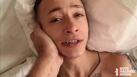 Un gamin, une baise rapide