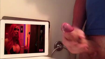 Gilly123 éjacule sur Jodie Marsh - Monté par mes soins