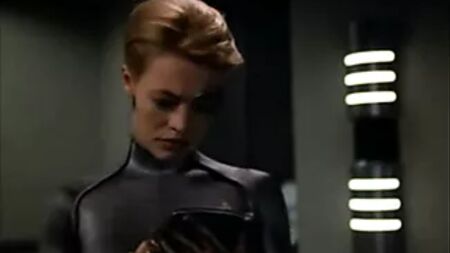 Star Trek : Voyager - Seven of Nine veut s'essayer au sexe