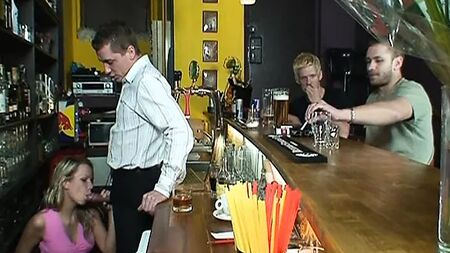 En cachette au restaurant - vol. n° 3