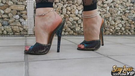 Mules à talons vertigineux
