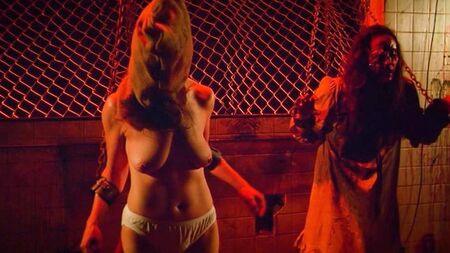 Ellie Church et Madeline Brumby nues sur ScandalPlanet.Com