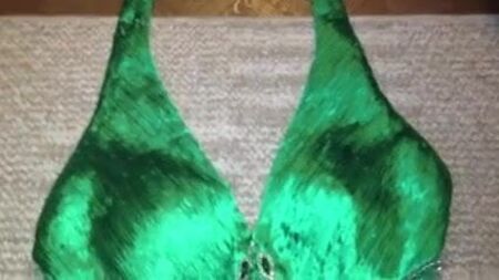 Robe de bal en satin vert émeraude