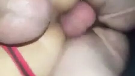 Une très belle éjaculation sans les mains