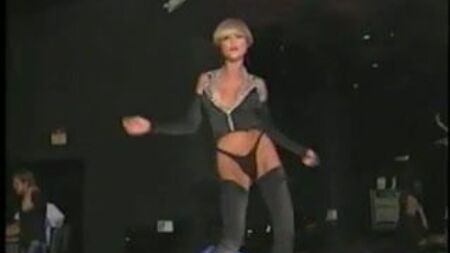 La danse provocante de la léoparde