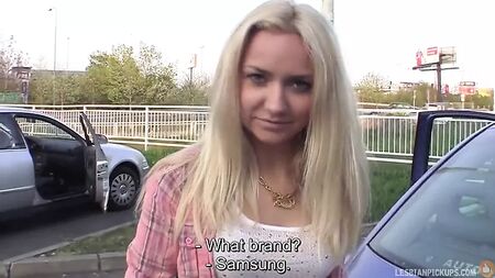Femme lesbienne fonctionnaire