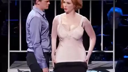 Christina Hendricks : ses seins énormes 2