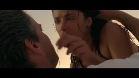 Salma Hayek : Le meilleur de « Hot Kiss » (9 minutes)