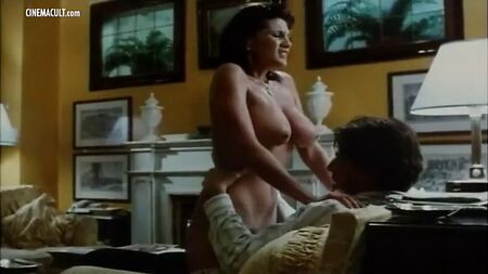 Compilation de photos de Serena Grandi nue