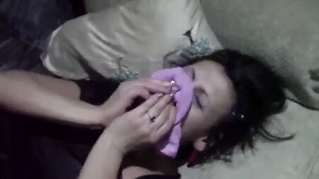 Une femme au foyer et une grosse bite noire