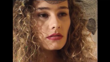 Un dîner érotique se transforme en orgie, filmé en 4K