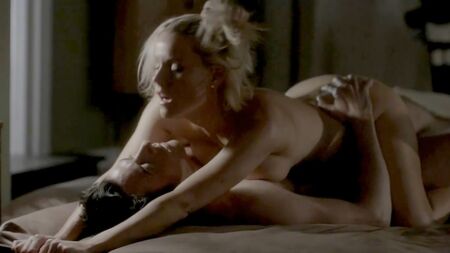 Scène de sexe avec Kathleen Robertson nue sur Boss ScandalPlanet.Com