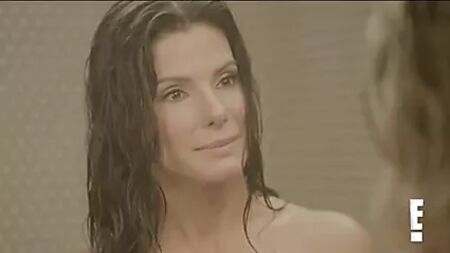 Sandra Bullock et Chelsea Handler sous la douche