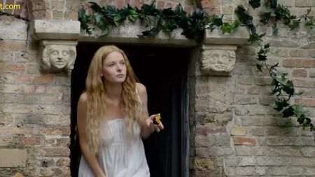 Rebecca Ferguson : seins nus et scènes de sexe dans « The White Queen »