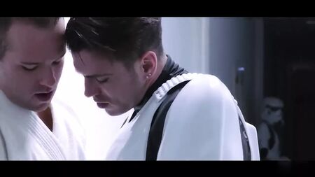 Parodie gay de Star Wars - Han Solo se fait attraper par les stormtroopers