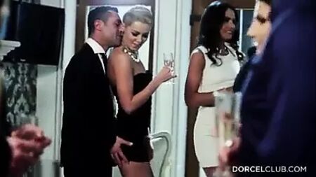 Première orgie pour sa femme