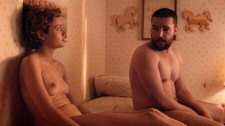 Les scènes de nudité d'Olivia Cooke sur ScandalPlanet.Com