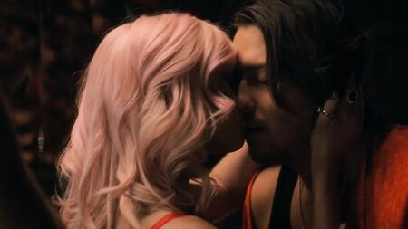Katherine McNamara. Natalie Martinez... - « The Stand », saison 1, épisode 5