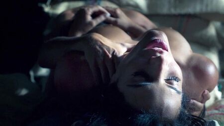 Scène de sexe avec Gaby Espino nue sur ScandalPlanet.Com