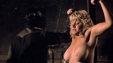 Lynda Wiesmeier nue dans « Wheels of Fire » sur ScandalPlanet.Com