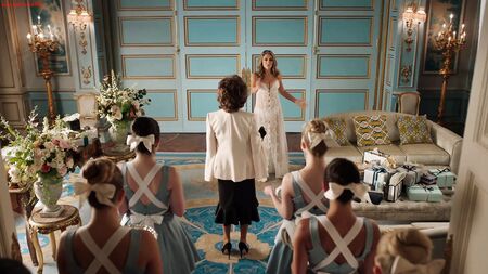 Elizabeth Hurley, Emily Barber - The Royals, saison 4, épisode 6 (2018)