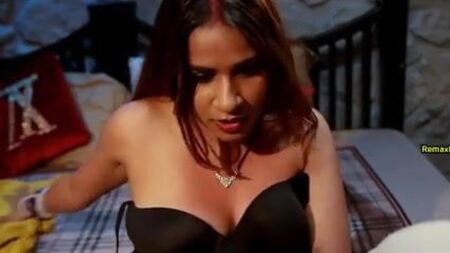 « Rasmalai » : un court-métrage érotique en hindi
