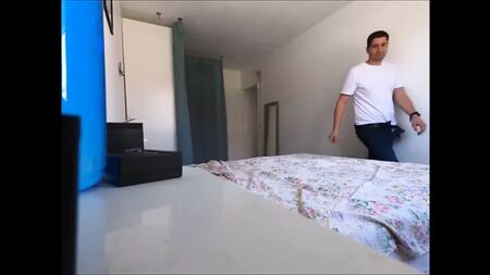 baise en cachette avec une mamie