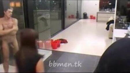 Les participants de Big Brother nus