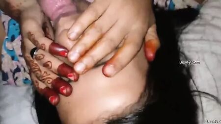 Une femme indienne timide fait une fellation, audio en hindi, partie 5