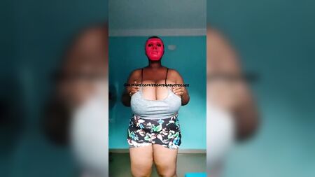 Ebony, tu es une grande gueule