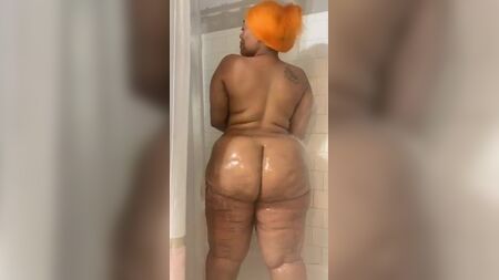 Solo mstell93, alias synsationn : une douche bien copieuse