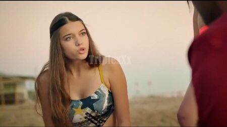 Afra Saracoglu - La plus belle